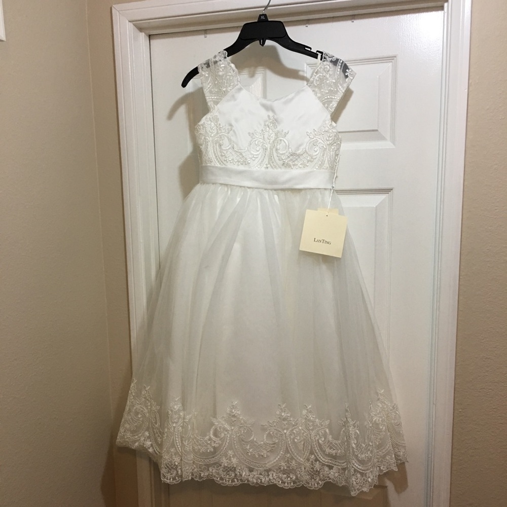 Girl’s flower girl/first communion dress